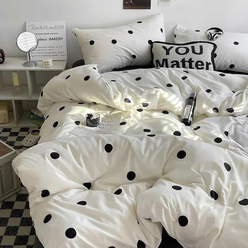 Polka Dot Duvet Cover Set (includes duvet cover + bedsheet + pillowcases 4Pcs)