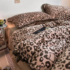 Velvet Leopard Print Duvet Cover Set (includes Duvet Cover + Flat Bed Sheet + Pillowcases 4Pcs)