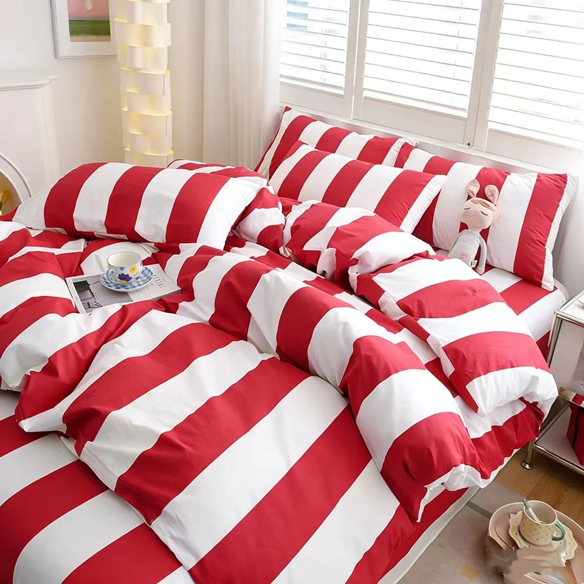 Red stripe Duvet Cover Set (includes Duvet Cover + Pillowcases 3pcs)